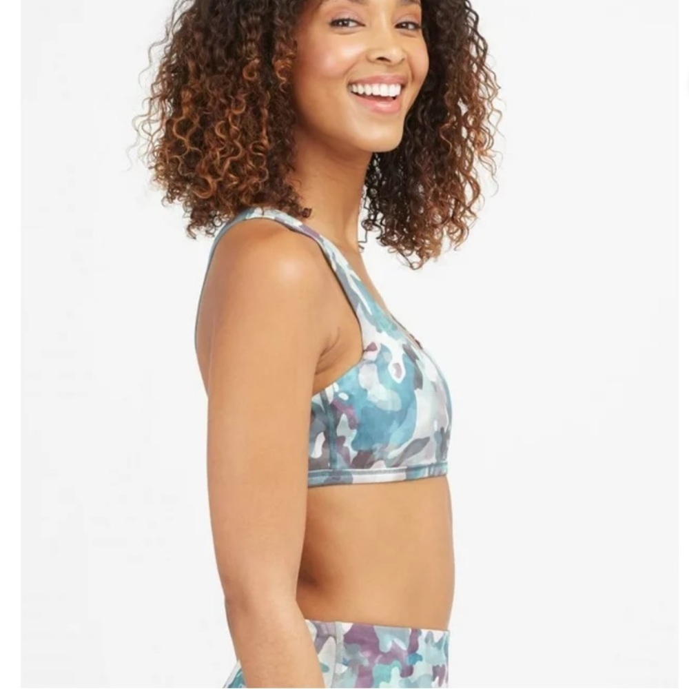 Spanx Printed Low Impact Sports Bra in Blue Camo/Pink – Women’s Medium NWT - Picture 2 of 7